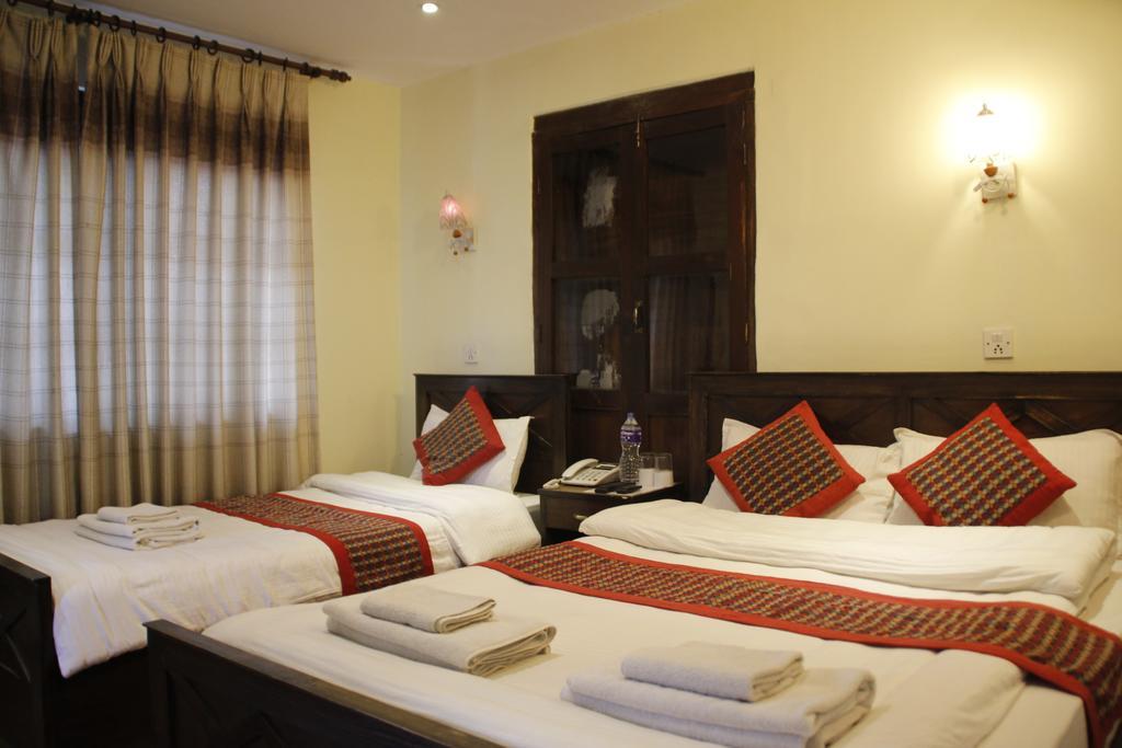 Hotel Peace N Park Kathmandu Esterno foto