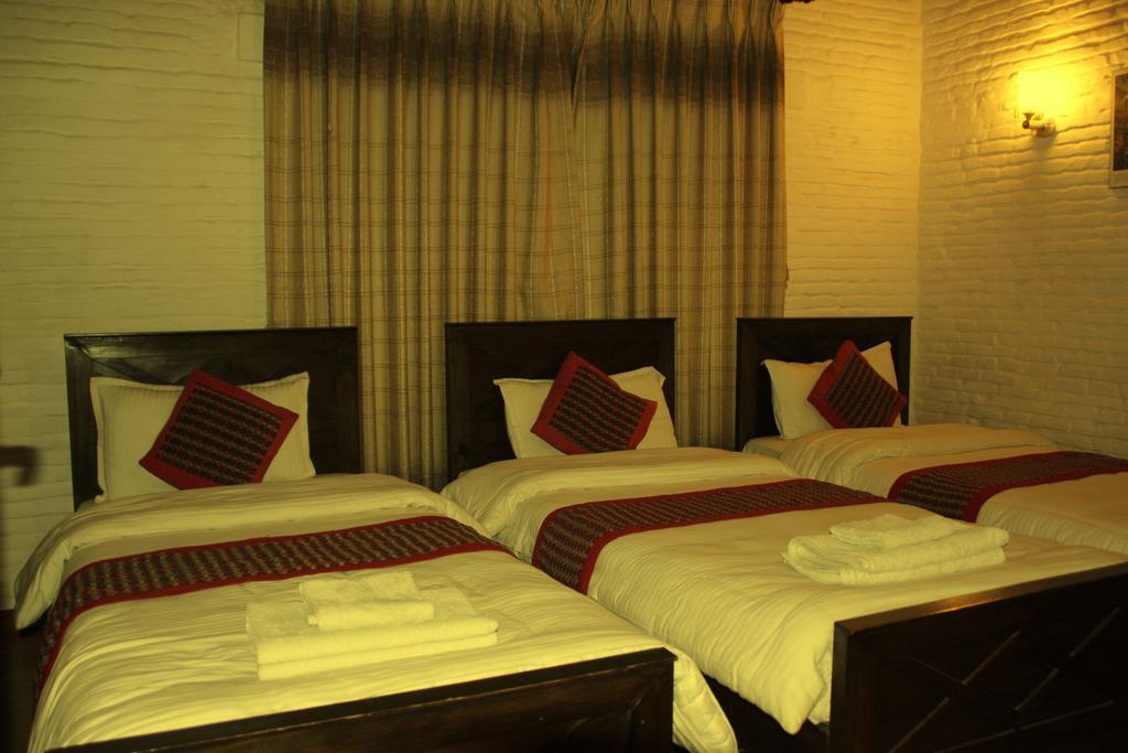 Hotel Peace N Park Kathmandu Esterno foto