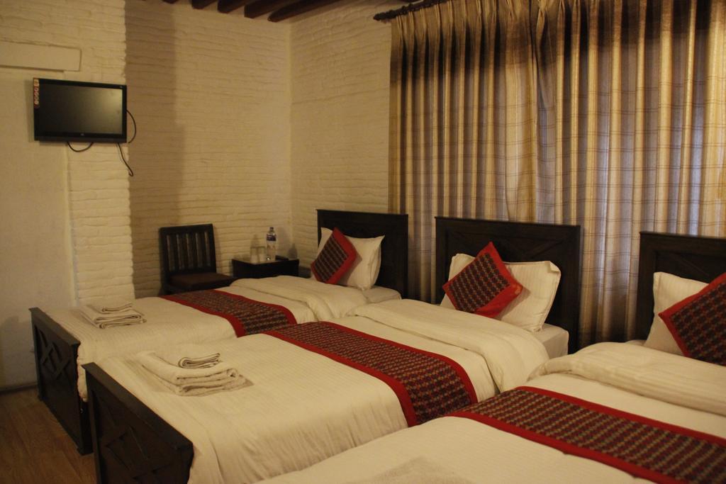 Hotel Peace N Park Kathmandu Esterno foto