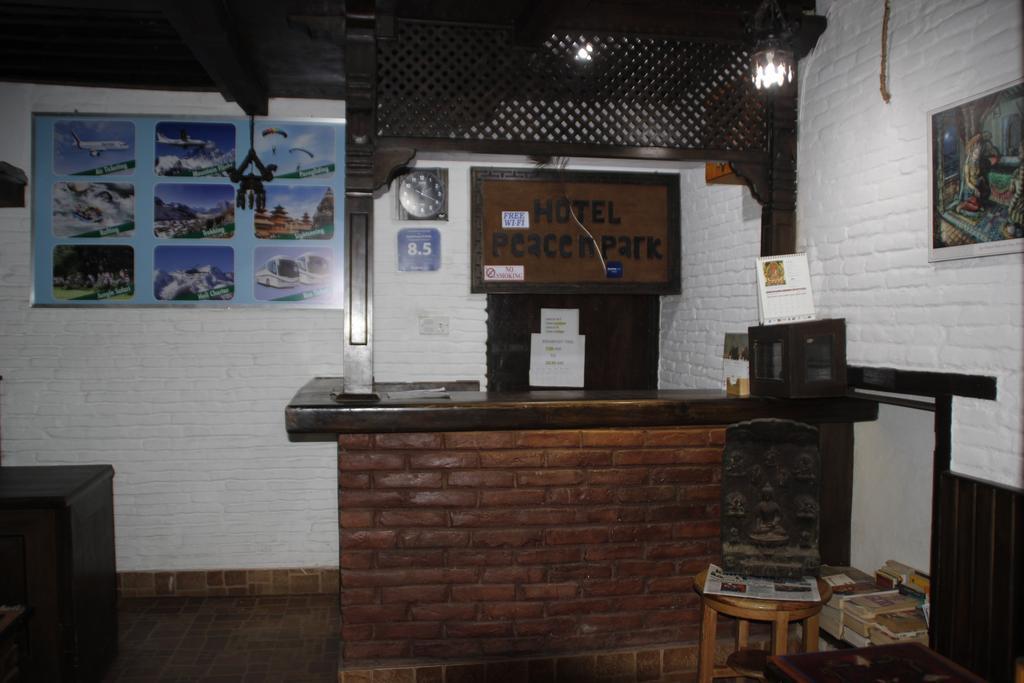Hotel Peace N Park Kathmandu Esterno foto