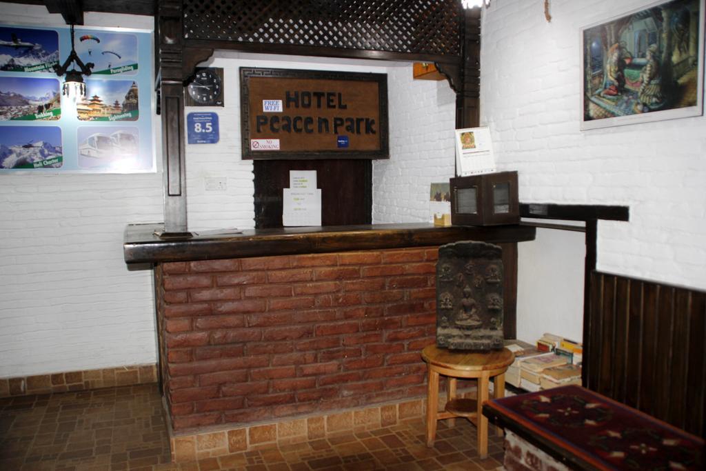 Hotel Peace N Park Kathmandu Esterno foto