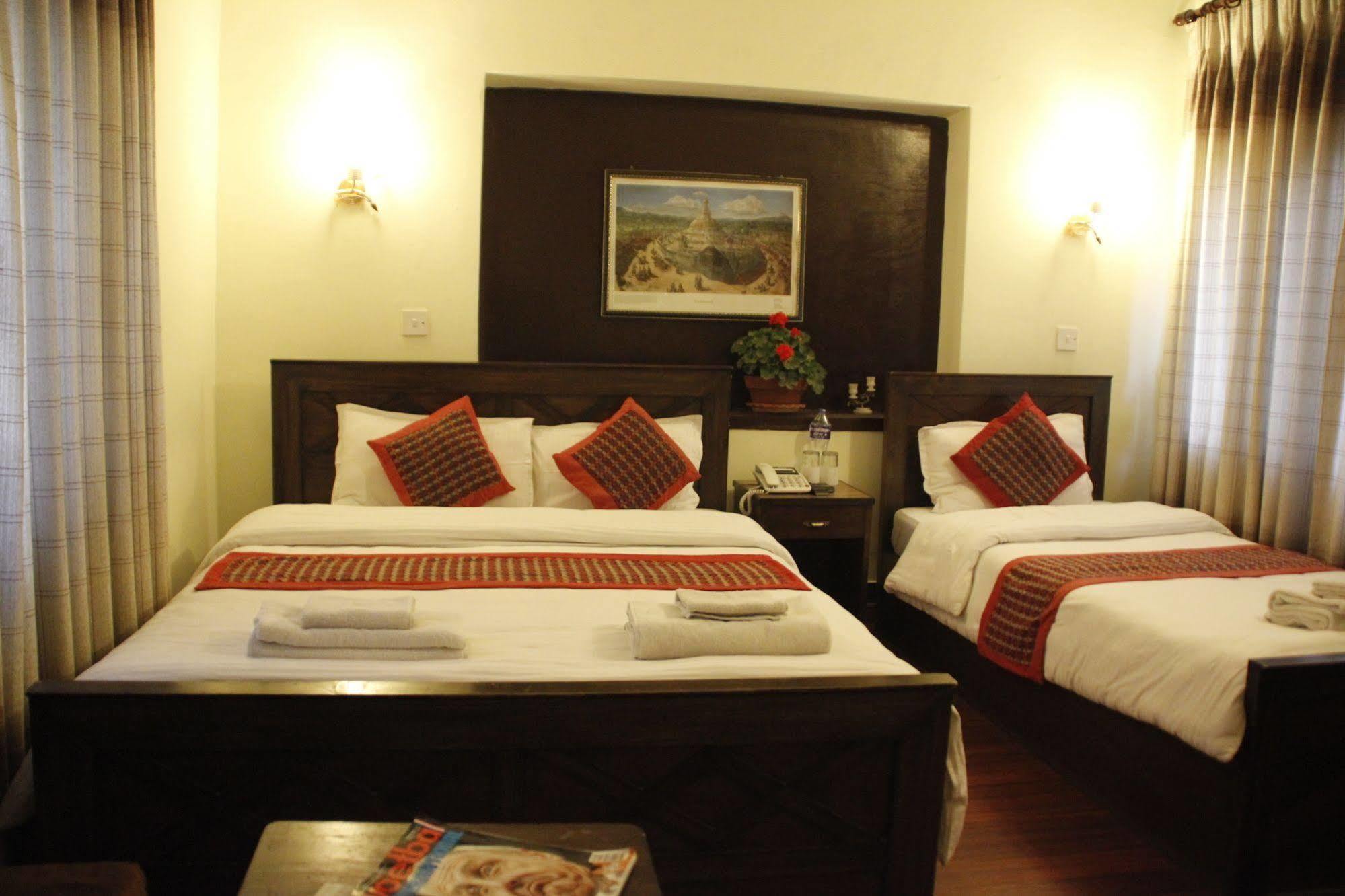Hotel Peace N Park Kathmandu Esterno foto